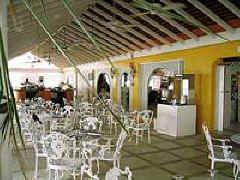 Beach Club Hotel & Dive Resort Dining
