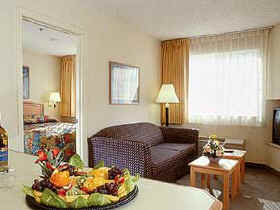 Comfort Suites Room