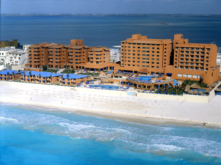 Barcelo Tucan Cun Beach