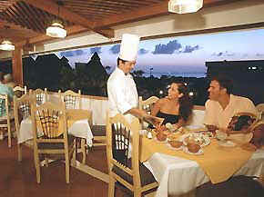 Barcelo Tucan Cun Beach Dining